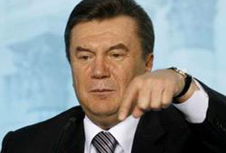 Янукович диктует России