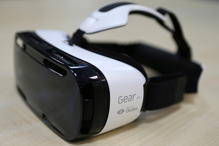 Gear VR - универсальная гарнитура виртуальной реальности - gear-vr-universalnaja-garnitura-virtualnoj-realnosti_1