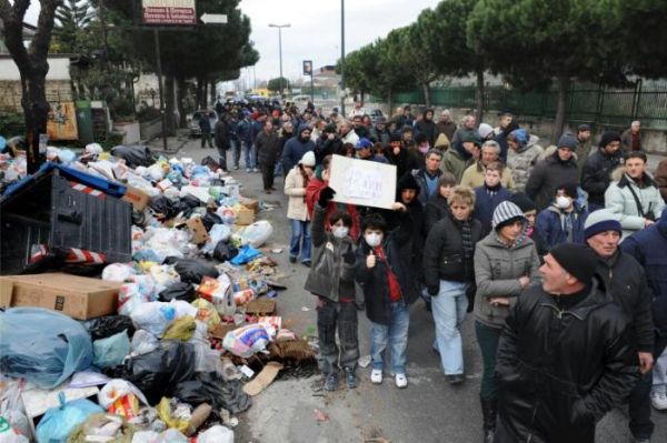 Мусорный кризис в Неаполе - 20080109225645199_2