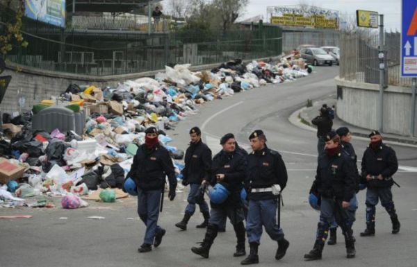 Мусорный кризис в Неаполе - 20080109225645199_5