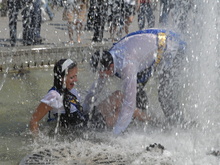 Киевские студенты проведут акцию Нет воды в кране - моюсь на Майдане!  - 20080604185045197_1