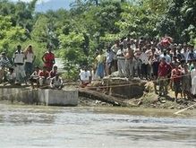 Наводнение в Индии: 30 человек погибли, 300 тысяч остались без крова - 2008061909022485_1