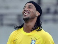 Роналдиньо назначен капитаном сборной Бразилии - 2008072815121084_1