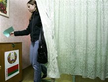 В Беларуси началось досрочное голосование на парламентских выборах - 20080923122416603_1