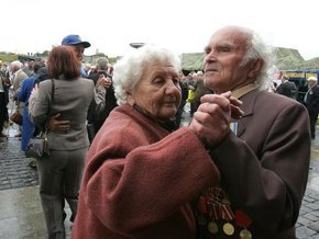 В Киеве 6 ноября ветераны смогут бесплатно ездить любым пассажирским транспортом  - 2008103009323561_1