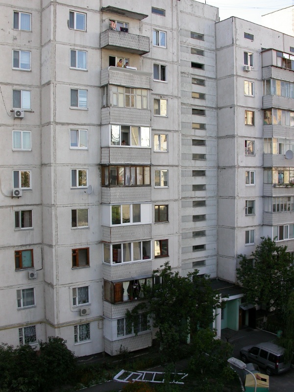 На улице Героев Днепра балкон стеклили... (6 фото) - na-ulitse-geroev-dnepra-balkon-steklili-6-foto_6